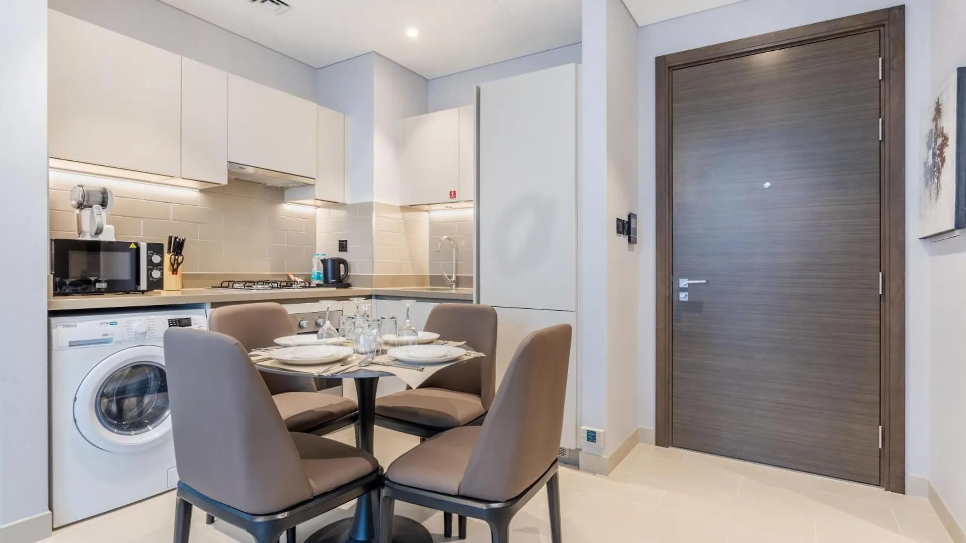 Stay By Latinem Luxury 1Br Plus Study Holiday Home Cv A2812 Near Downtown Dubai Apartment
